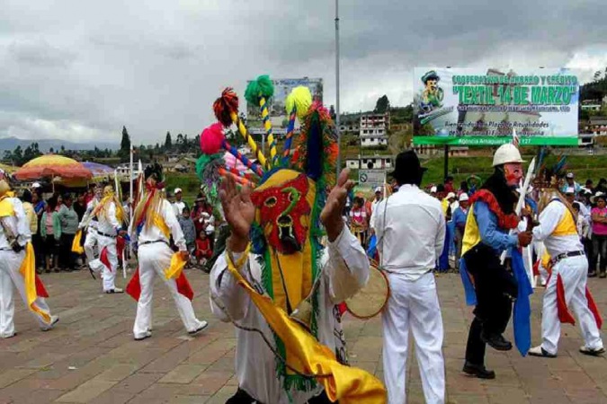 Aya Uma en el Pase del Niño en plaza de Riobamba